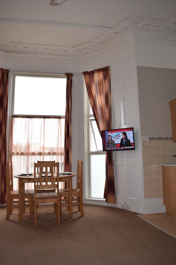 Tor Park Holiday Flatlets トーキー エクステリア 写真
